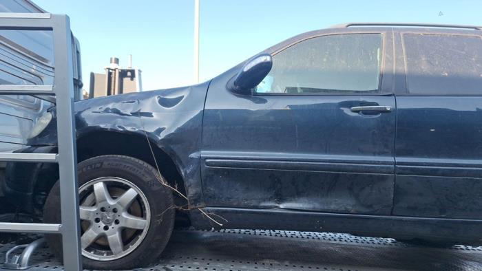 Mercedes ML I 400 4.0 CDI V8 32V Sloopvoertuig (2002, Zwart)