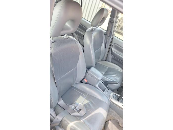 Toyota RAV4 2.0 16V VVT-i 4x4 Sloopvoertuig (2002, Grijs)