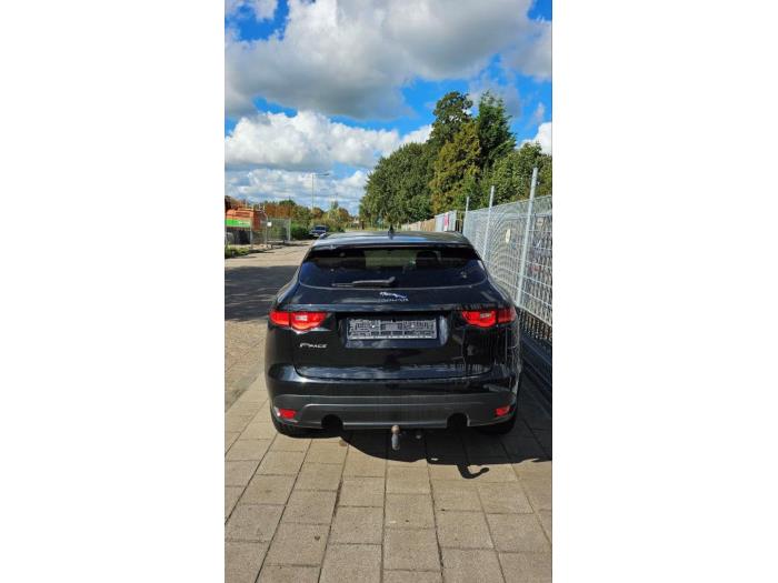 Jaguar F-Pace 2.0 D 25d 16V AWD Sloopvoertuig (2018, Zwart)