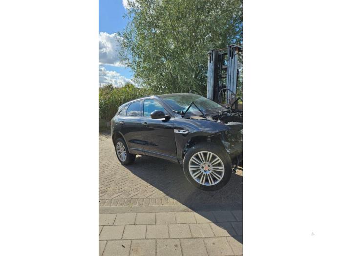 Jaguar F-Pace 2.0 D 25d 16V AWD Sloopvoertuig (2018, Zwart)
