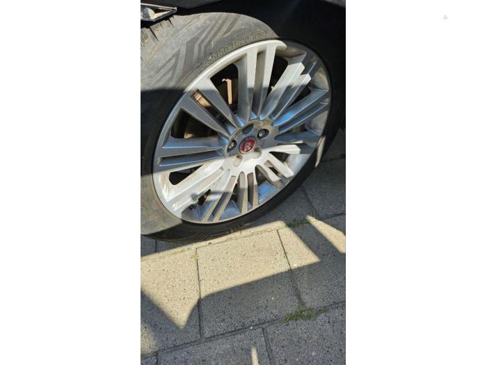 Jaguar F-Pace 2.0 D 25d 16V AWD Sloopvoertuig (2018, Zwart)