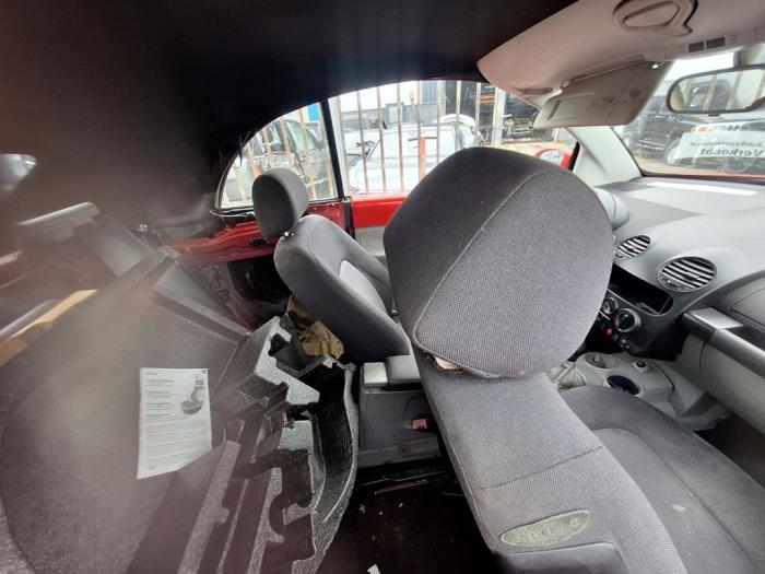 Volkswagen New Beetle 1.6 Sloopvoertuig (2003, Rood)