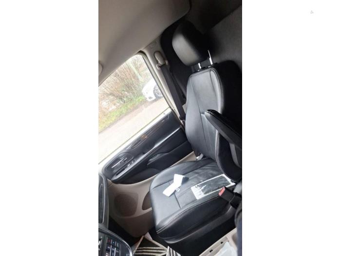 Lancia Voyager 2.8 CRD 16V Sloopvoertuig (2016, Grijs)