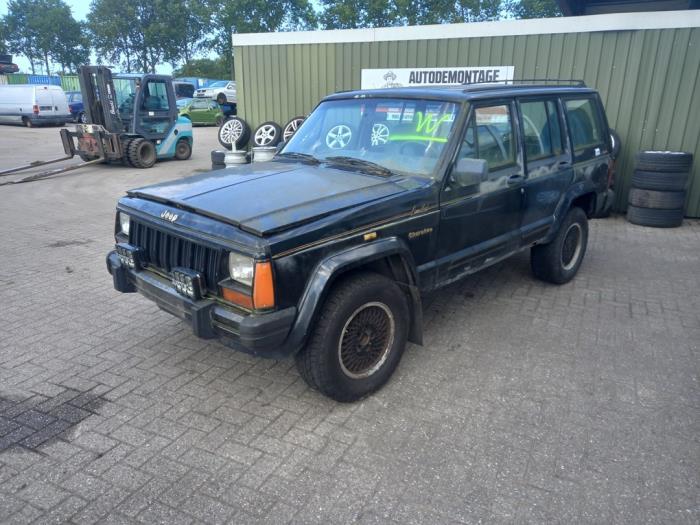 Jeep Cherokee 4.0 i Sloopvoertuig (1990, Zwart)