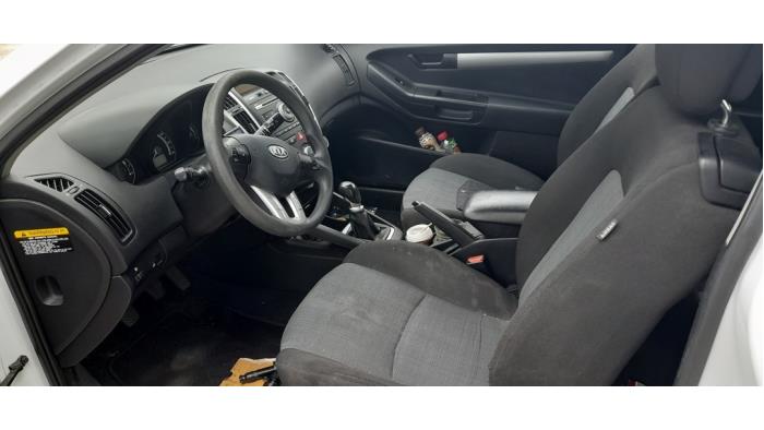 Kia Pro cee'd 1.4 CVVT 16V Sloopvoertuig (2010, Wit)