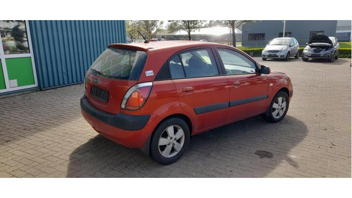 Kia Rio II 1.4 16V Sloopvoertuig (2007, Rood)