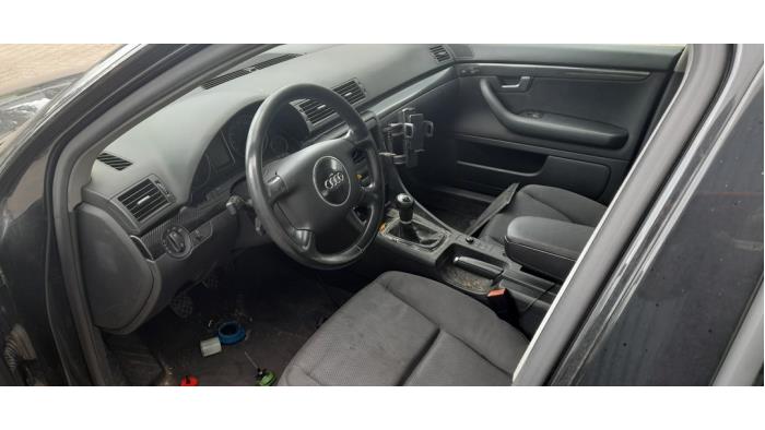 Audi A4 2.0 20V Sloopvoertuig (2004, Zwart)