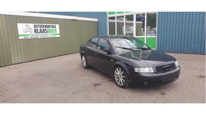 Audi A4 2.0 20V Sloopvoertuig (2004, Zwart)
