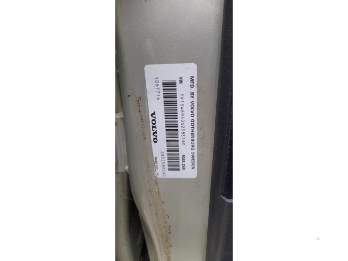 Volvo V70 2.4 D5 20V Sloopvoertuig (2006, Beige)