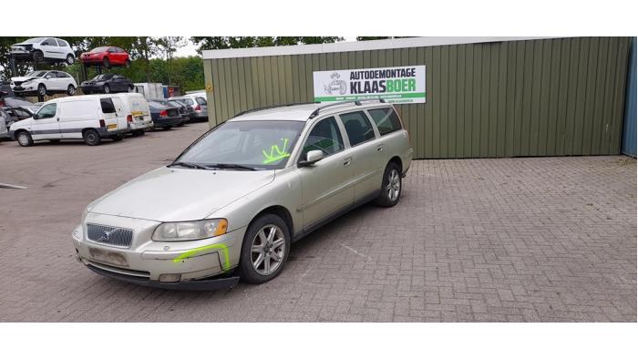 Volvo V70 2.4 D5 20V Sloopvoertuig (2006, Beige)