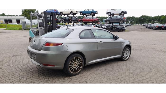 Alfa Romeo GT 2.0 JTS 16V Sloopvoertuig (2005, Grijs)