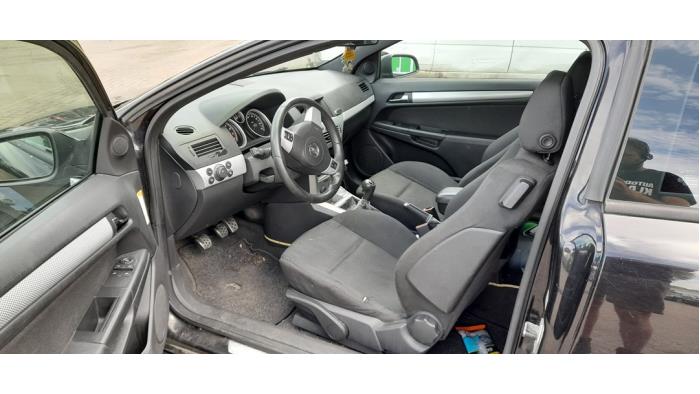 Opel Astra H GTC 1.8 16V Sloopvoertuig (2006, Zwart)