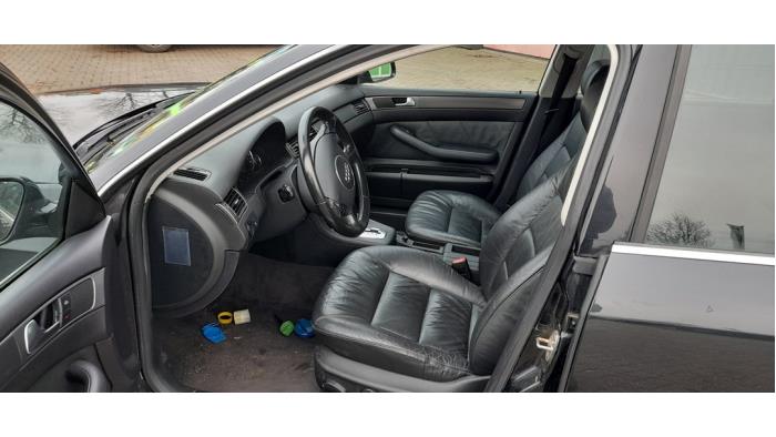 Audi A6 Avant 2.0 20V Sloopvoertuig (2005, Zwart)