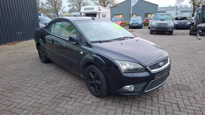Ford Focus 2 C+C 2.0 16V Sloopvoertuig (2007, Zwart)