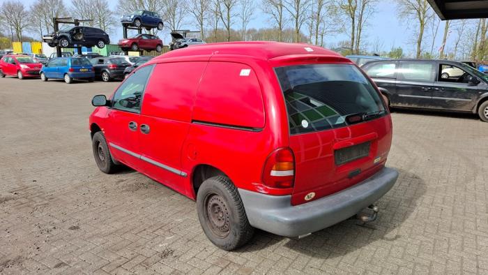 Chrysler Voyager/Grand Voyager 2.4i 16V Sloopvoertuig (1996, Rood)