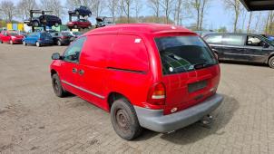 Chrysler Voyager/Grand Voyager 2.4i 16V Sloopvoertuig (1996, Rood)