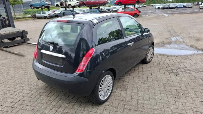 Lancia Ypsilon 1.2 Sloopvoertuig (2004, Zwart)