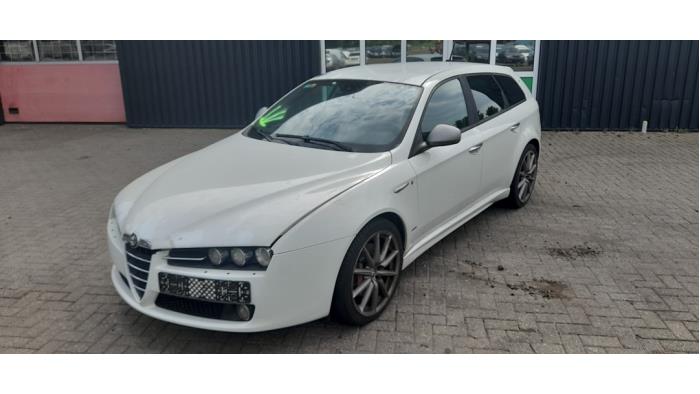 Alfa Romeo 159 Sportwagon 2.0 JTDm 136 16V Sloopvoertuig (2012, Wit)