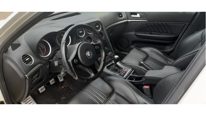 Alfa Romeo 159 Sportwagon 2.0 JTDm 136 16V Sloopvoertuig (2012, Wit)