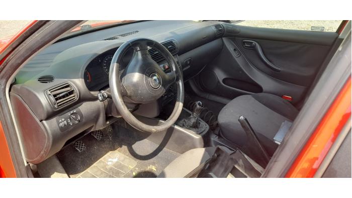Seat Leon 1.6 16V Sloopvoertuig (2004, Rood)