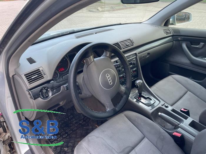 Audi A4 2.0 20V Sloopvoertuig (2001, Grijs)