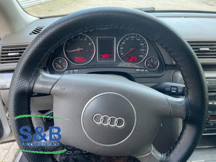 Audi A4 2.0 20V Sloopvoertuig (2001, Grijs)