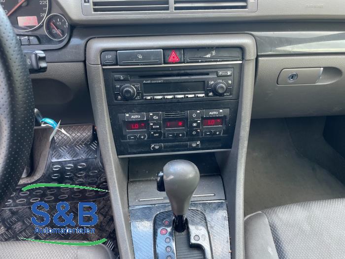 Audi A4 2.0 20V Sloopvoertuig (2001, Grijs)