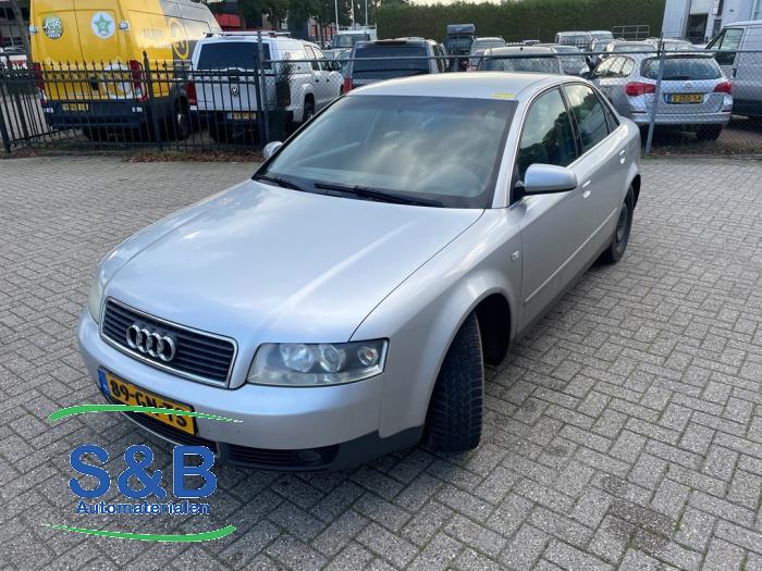 Audi A4 2.0 20V Sloopvoertuig (2001, Grijs)