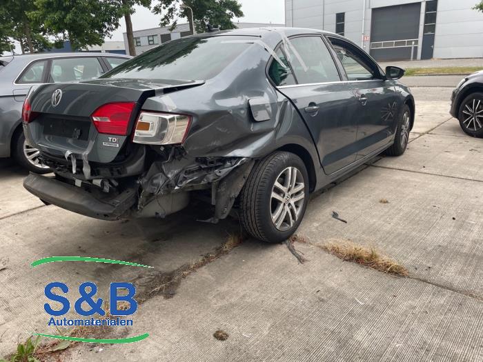 Volkswagen Jetta IV 1.6 TDI 16V Sloopvoertuig (2013, Grijs)