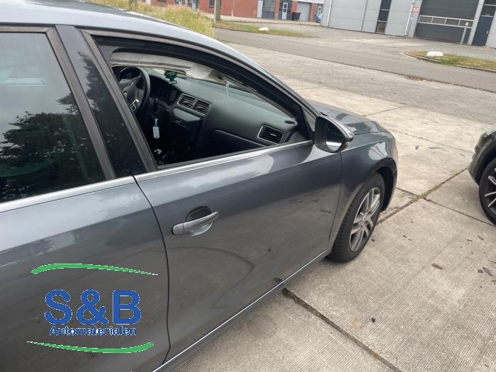 Volkswagen Jetta IV 1.6 TDI 16V Sloopvoertuig (2013, Grijs)