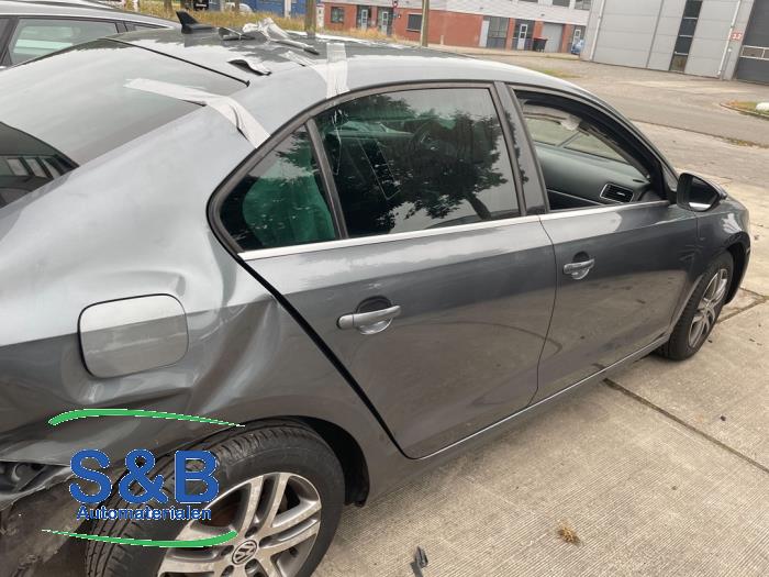 Volkswagen Jetta IV 1.6 TDI 16V Sloopvoertuig (2013, Grijs)