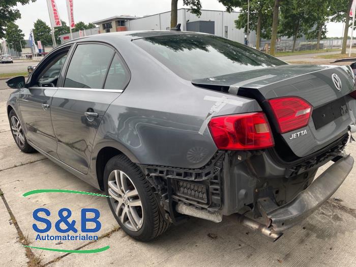 Volkswagen Jetta IV 1.6 TDI 16V Sloopvoertuig (2013, Grijs)