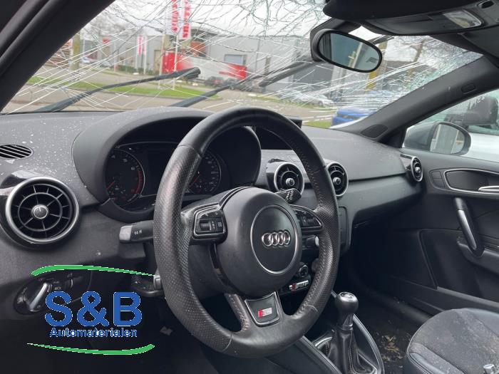 Audi A1 1.2 TFSI Sloopvoertuig (2011, Metallic, Grijs, Groen)