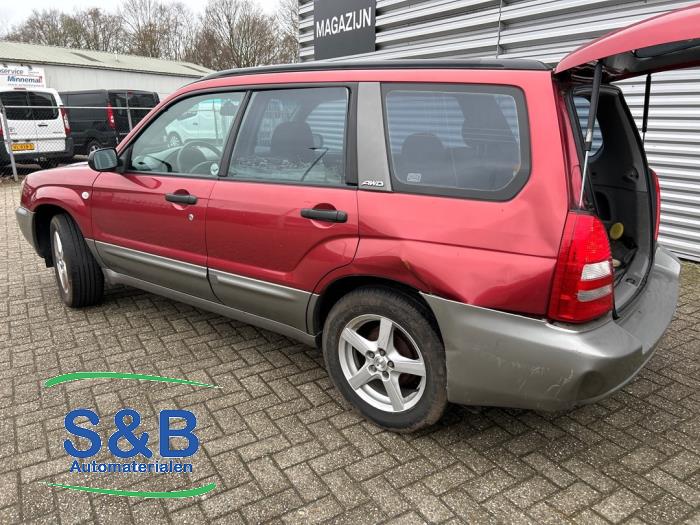 Subaru Forester 2.0 16V X Sloopvoertuig (2002, Rood, Grijs)