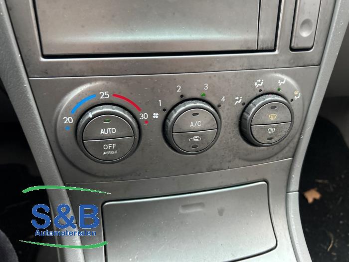 Subaru Forester 2.0 16V X Sloopvoertuig (2002, Rood, Grijs)