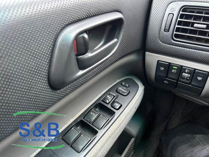 Subaru Forester 2.0 16V X Sloopvoertuig (2002, Rood, Grijs)