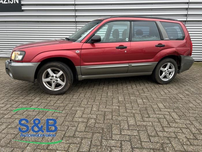 Subaru Forester 2.0 16V X Sloopvoertuig (2002, Rood, Grijs)
