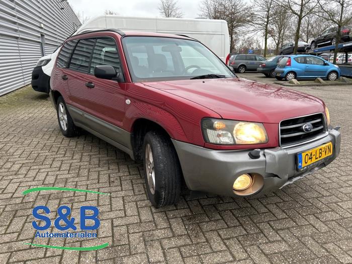 Subaru Forester 2.0 16V X Sloopvoertuig (2002, Rood, Grijs)