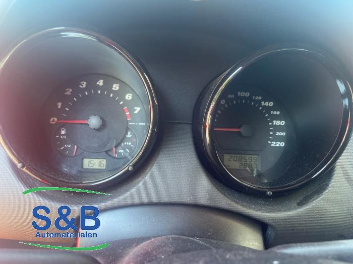 Seat Arosa 1.4i 16V Sloopvoertuig (2005, Rood)