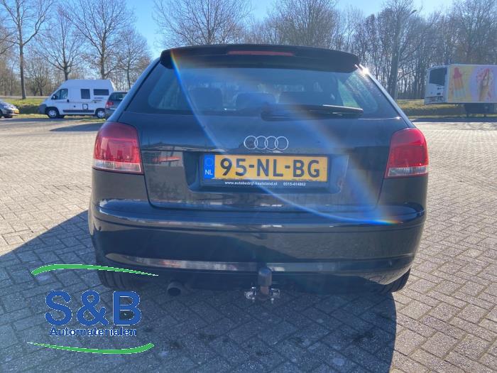 Audi A3 1.6 16V FSI Sloopvoertuig (2003, Zwart)