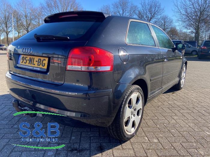 Audi A3 1.6 16V FSI Sloopvoertuig (2003, Zwart)