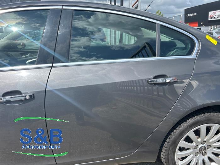 Opel Insignia 2.0 CDTI 16V 130 Ecotec Sloopvoertuig (2010, Donker, Zilvergrijs, Zilver)