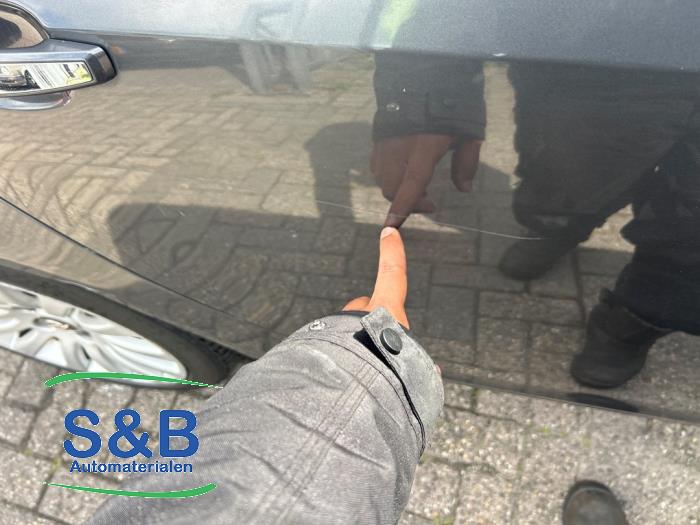 Opel Insignia 2.0 CDTI 16V 130 Ecotec Sloopvoertuig (2010, Donker, Zilvergrijs, Zilver)