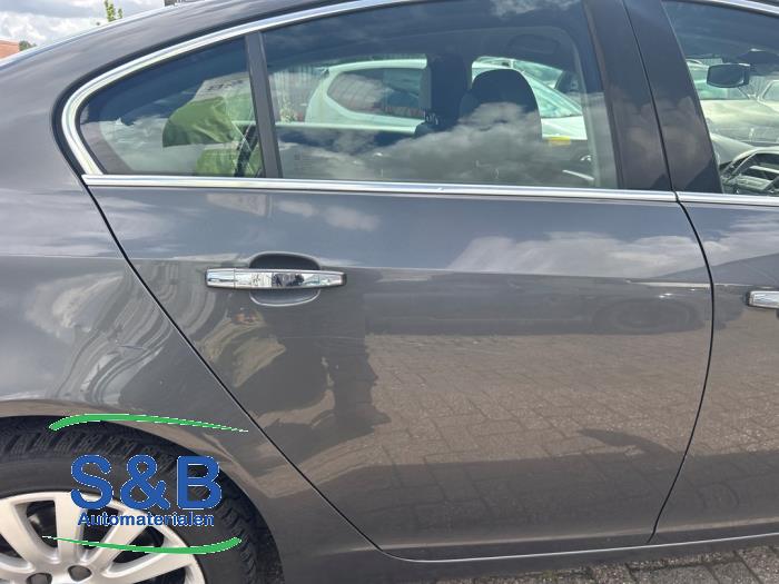 Opel Insignia 2.0 CDTI 16V 130 Ecotec Sloopvoertuig (2010, Donker, Zilvergrijs, Zilver)