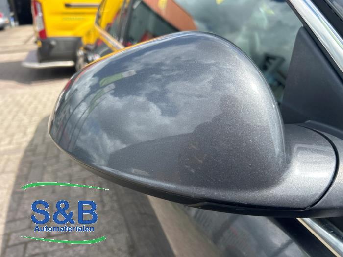 Opel Insignia 2.0 CDTI 16V 130 Ecotec Sloopvoertuig (2010, Donker, Zilvergrijs, Zilver)