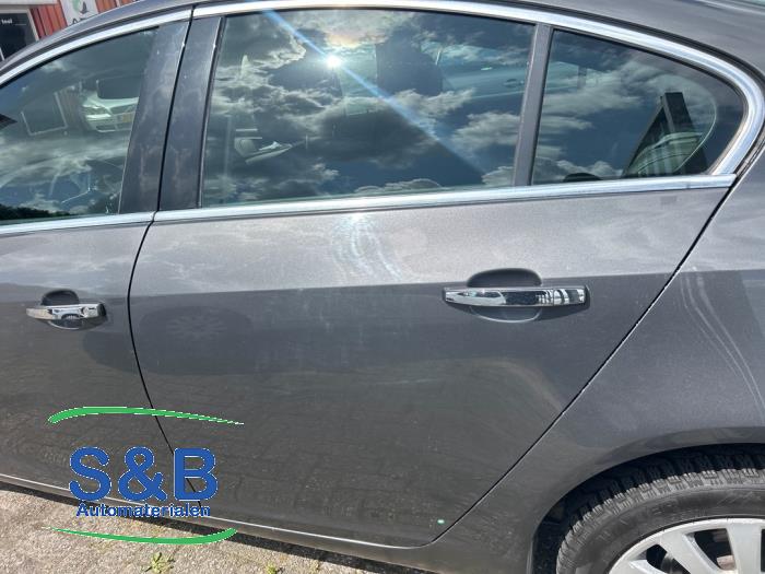 Opel Insignia 2.0 CDTI 16V 130 Ecotec Sloopvoertuig (2010, Donker, Zilvergrijs, Zilver)