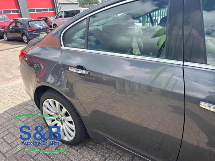 Opel Insignia 2.0 CDTI 16V 130 Ecotec Sloopvoertuig (2010, Donker, Zilvergrijs, Zilver)