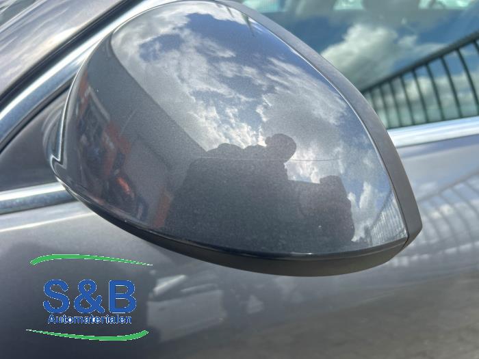 Opel Insignia 2.0 CDTI 16V 130 Ecotec Sloopvoertuig (2010, Donker, Zilvergrijs, Zilver)