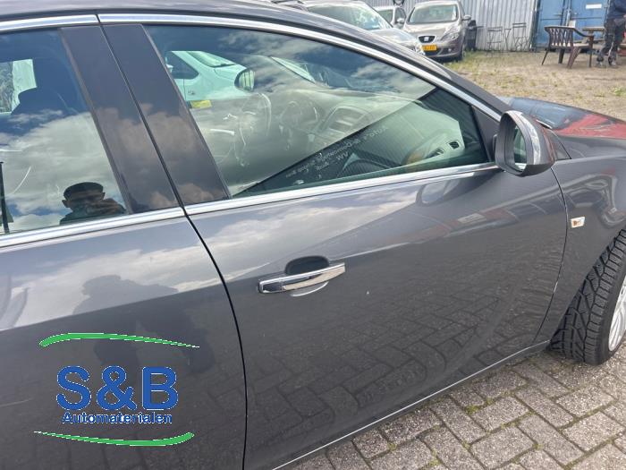 Opel Insignia 2.0 CDTI 16V 130 Ecotec Sloopvoertuig (2010, Donker, Zilvergrijs, Zilver)