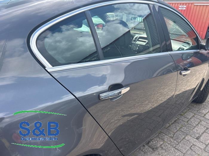 Opel Insignia 2.0 CDTI 16V 130 Ecotec Sloopvoertuig (2010, Donker, Zilvergrijs, Zilver)